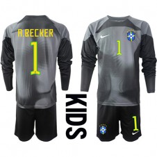 Brasilien Alisson Becker #1 Målvakt Hemmaställ Barn VM 2022 Långa ärmar (+ Korta byxor)